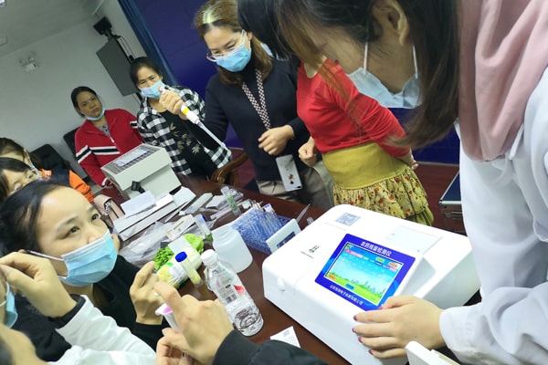 羞羞草视频在线科技农残仪走进广西南宁市场监督局